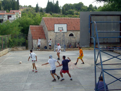 prvicluka010806_026.jpg